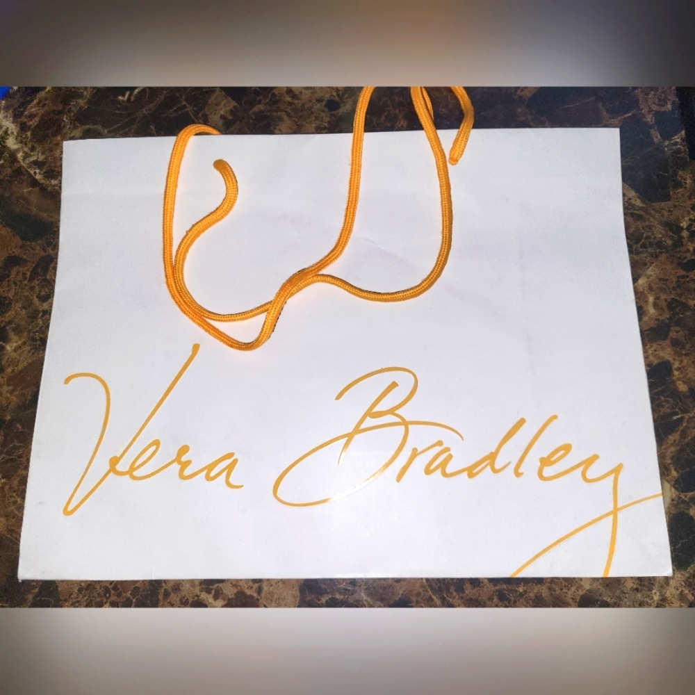 🌟  Vera Bradley carry out
